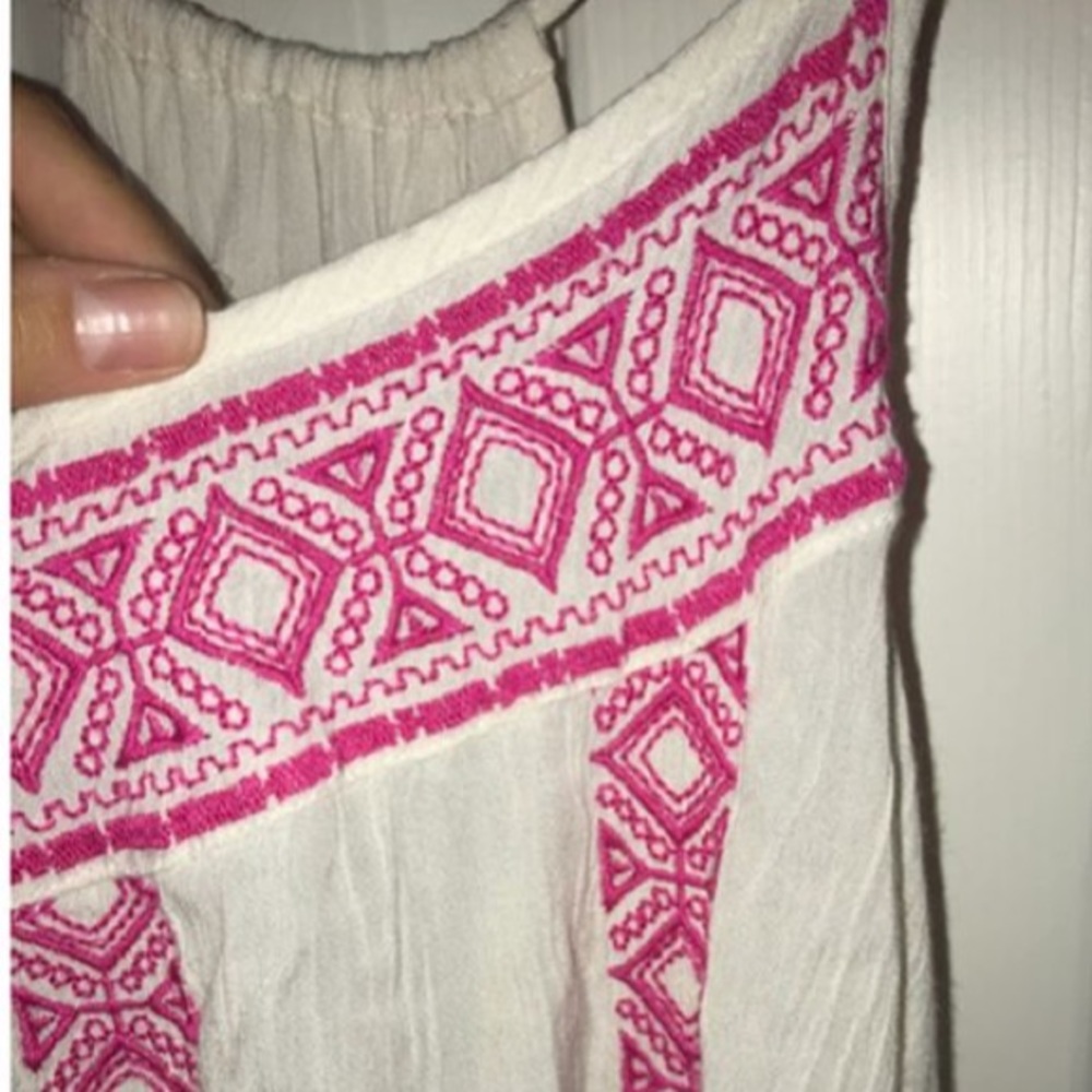 flowy off white tank with hot pink embroidery - Picture 3 of 3